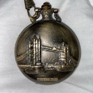 🎯 London Bridge Pocket Watch. Non-working.